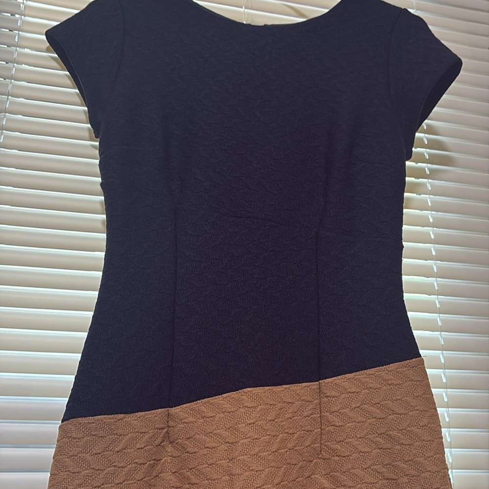 Elegant Black and Brown Colorblock Dress - Picture 3 of 8